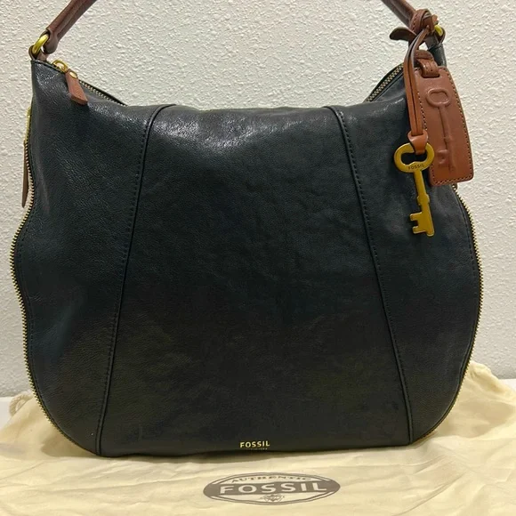 NWOT FOSSIL Gwen Hobo Expandable Pebbled Leather Bag with Dust Bag - Picture 9 of 17